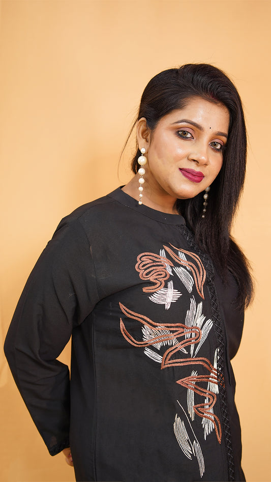 BLACK CO-ORD SET WITH LACE N MINIMALIST DETAILING IN COTTON SILK MATERIAL