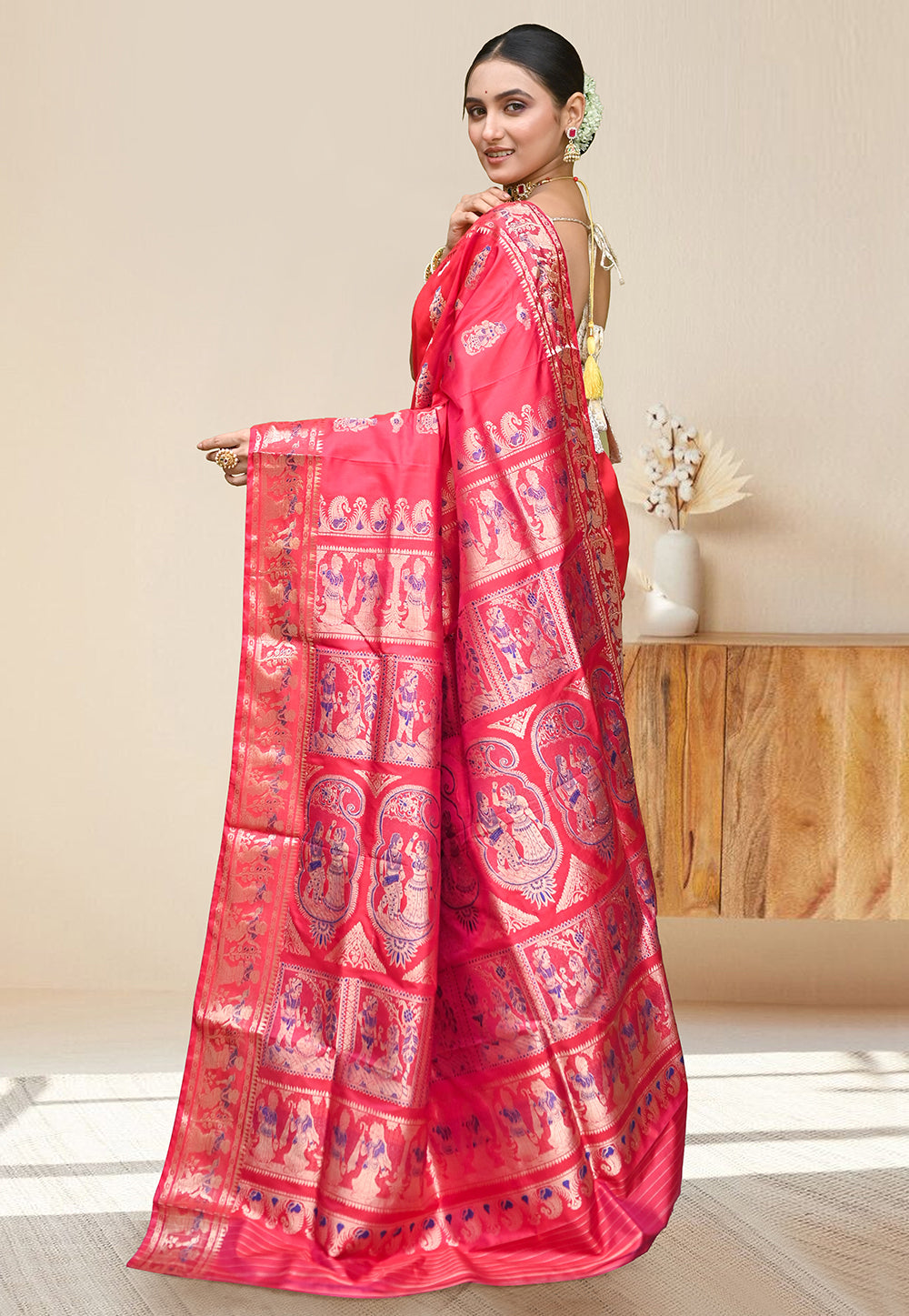 PURE HANDWOVEN SWARNACHARI SILK SAREE IN RED COLOR WITH DUAL-COLOR MINAKARI ZARI WEAVING
