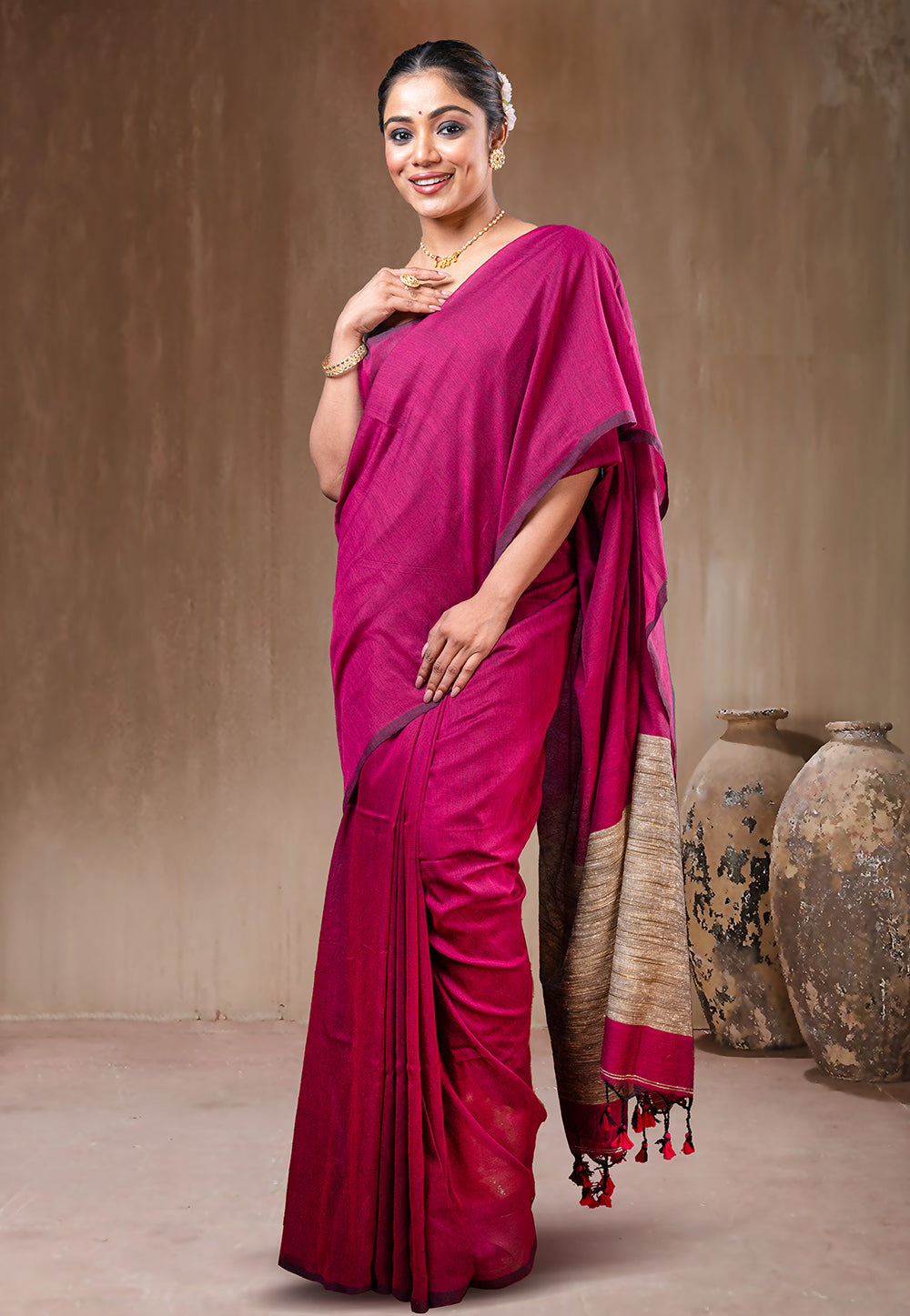 MAGENTA COTTON HANDLOOM SAREE WITH GHEECHA AND TASSEL PALLU
