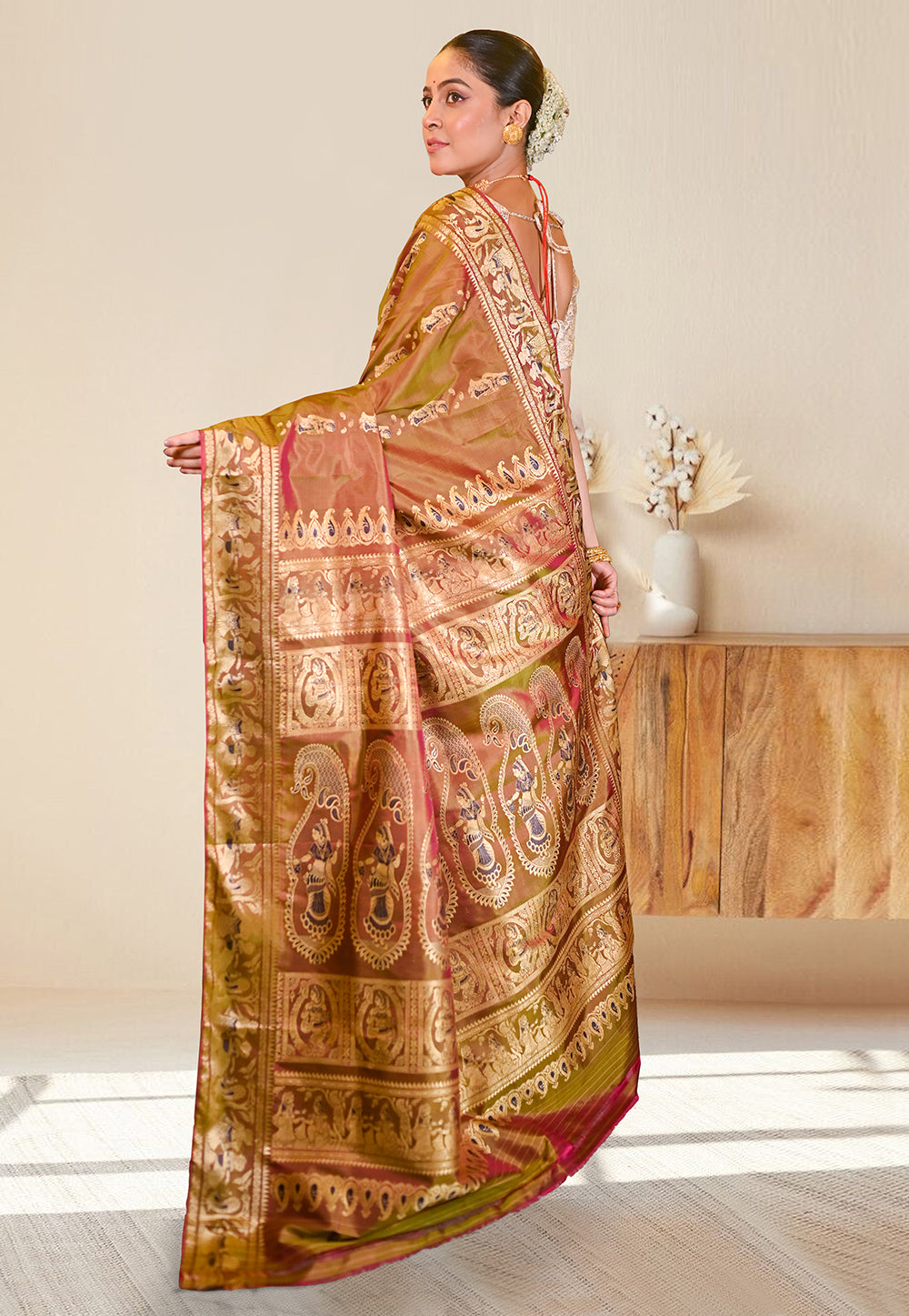 PURE HANDWOVEN BALUCHARI SILK SAREE IN GOLDEN DUAL TONED COLOR WITH EXQUISITE ZARI MINAKARI WORK IN DUAL COLOR
