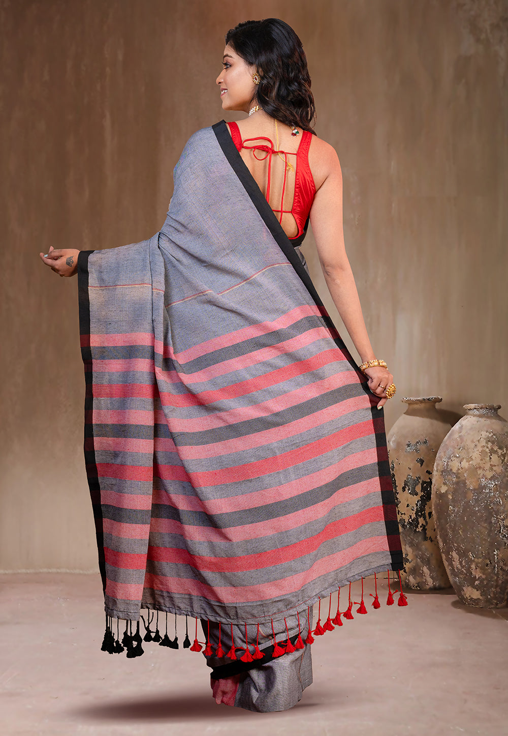 GREY HANDLOOM COTTON SAREE WITH RED STIPE PALLU
