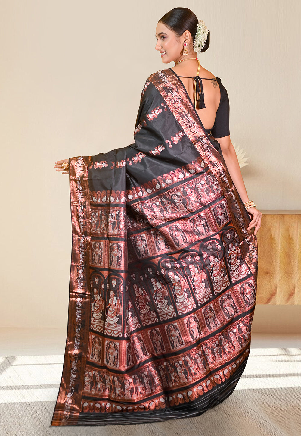 PURE HANDWOVEN SWARNACHARI SILK SAREE IN BLACK COLOR WITH DUAL-COLOR MINAKARI ZARI WEAVING
