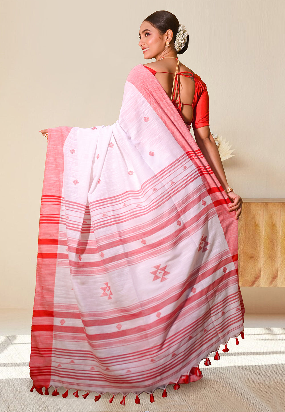 WHITE AND RED PURE HANDLOOM COTTON SAREE WITH RED BORDER AND STRIPE