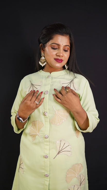 CO-ORD SET IN YELLOWISH GREEN SHADE WITH PATCH WORK EMBROIDERY