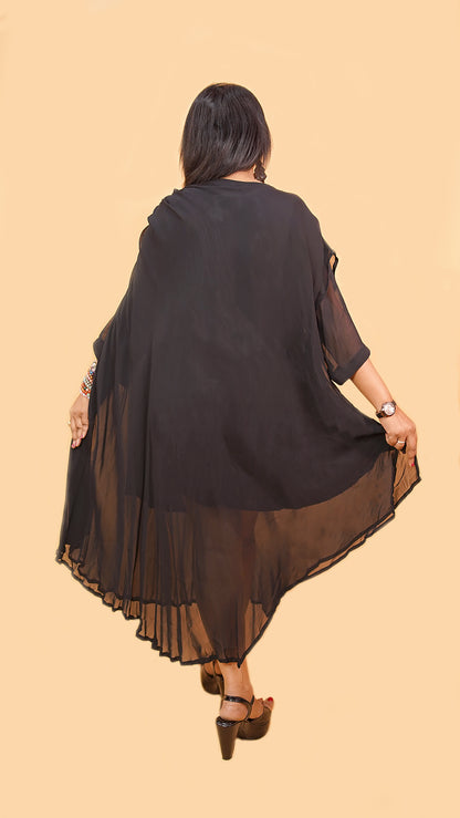 BLACK DRAPE KAFTAN DRESS WITH SLEEVES AND MINIMALIST EMBROIDERY IN FRONT