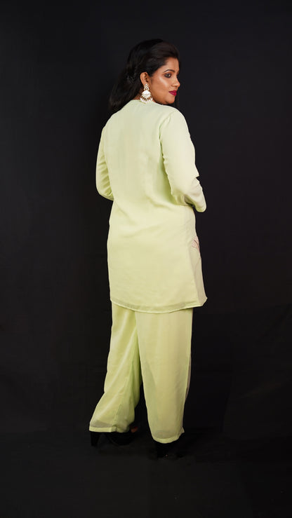 CO-ORD SET IN YELLOWISH GREEN SHADE WITH PATCH WORK EMBROIDERY