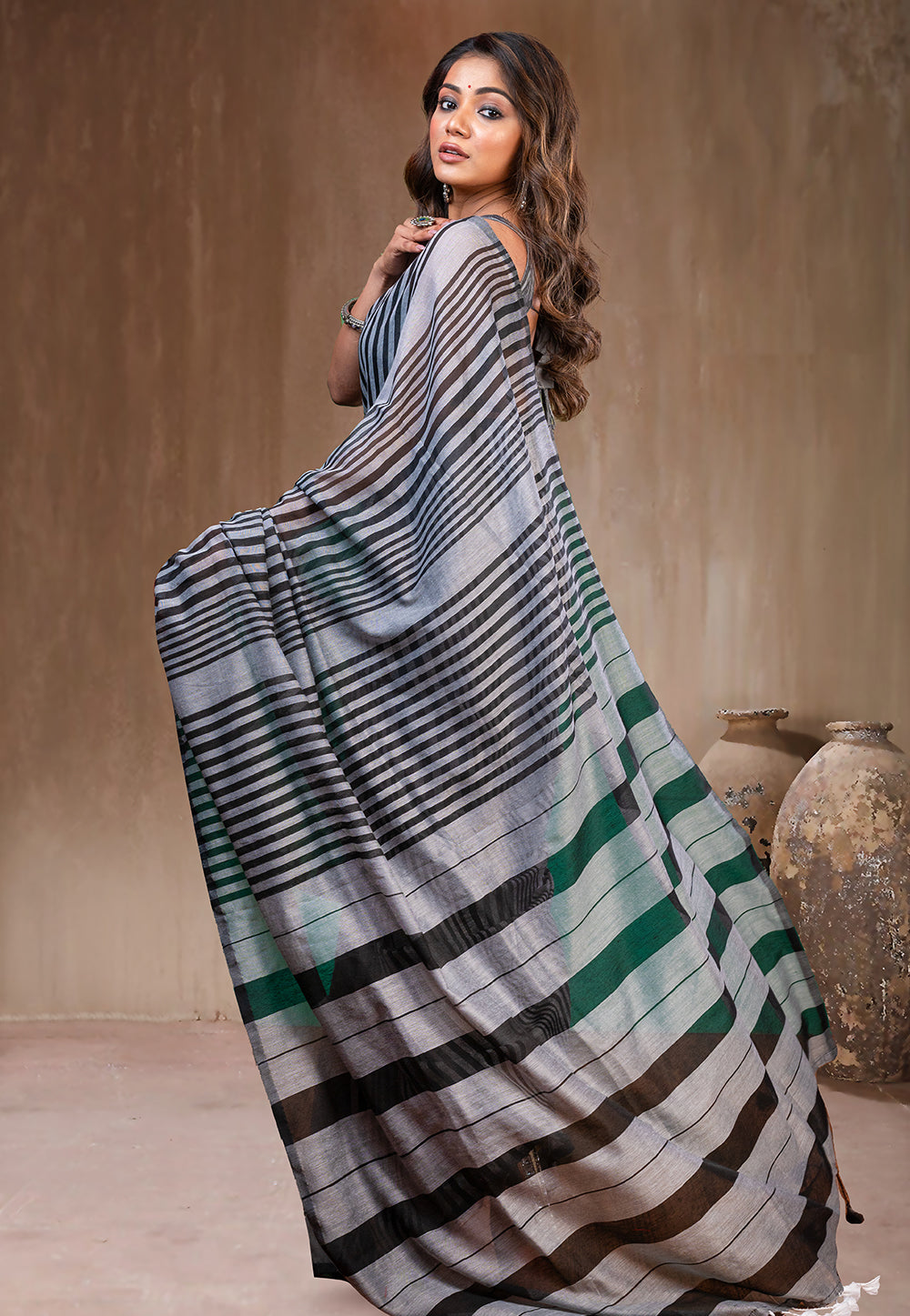 GREY HANDLOOM COTTON SAREE WITH BLACK STRIPE AND TASSEL PALLU