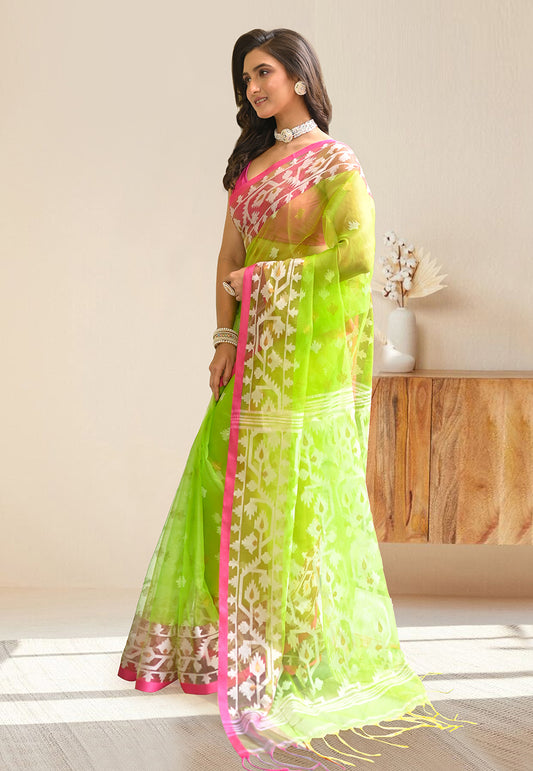 PURE HANDWOVEN MUSLIN SILK SAREE IN GREEN COLOR WITH OFFWHITE FLORAL MOTIFS AND PINK BORDER