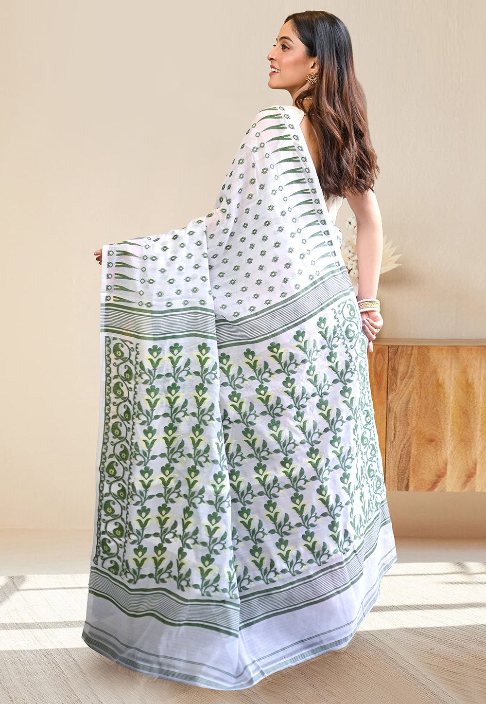 COTTON JAMDANI SAREE IN WHITE COLORS WITH GREEN WOVEN DESIGN AND GOLDEN ZARI BOOTI